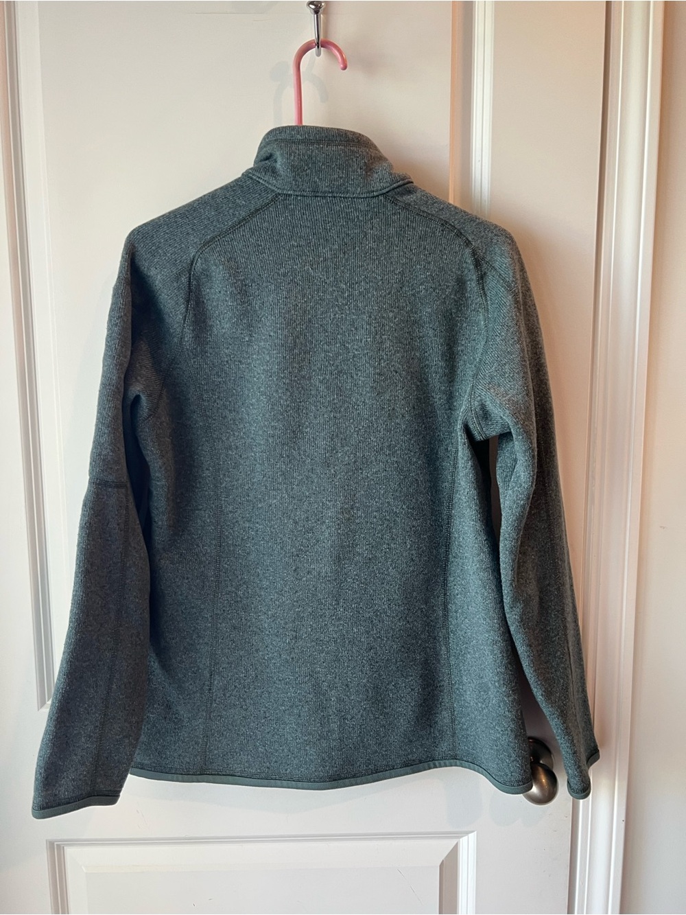 Patagonia Women’s Cowl/Turtleneck Pullover in Canopy Green. Large - Picture 8 of 10